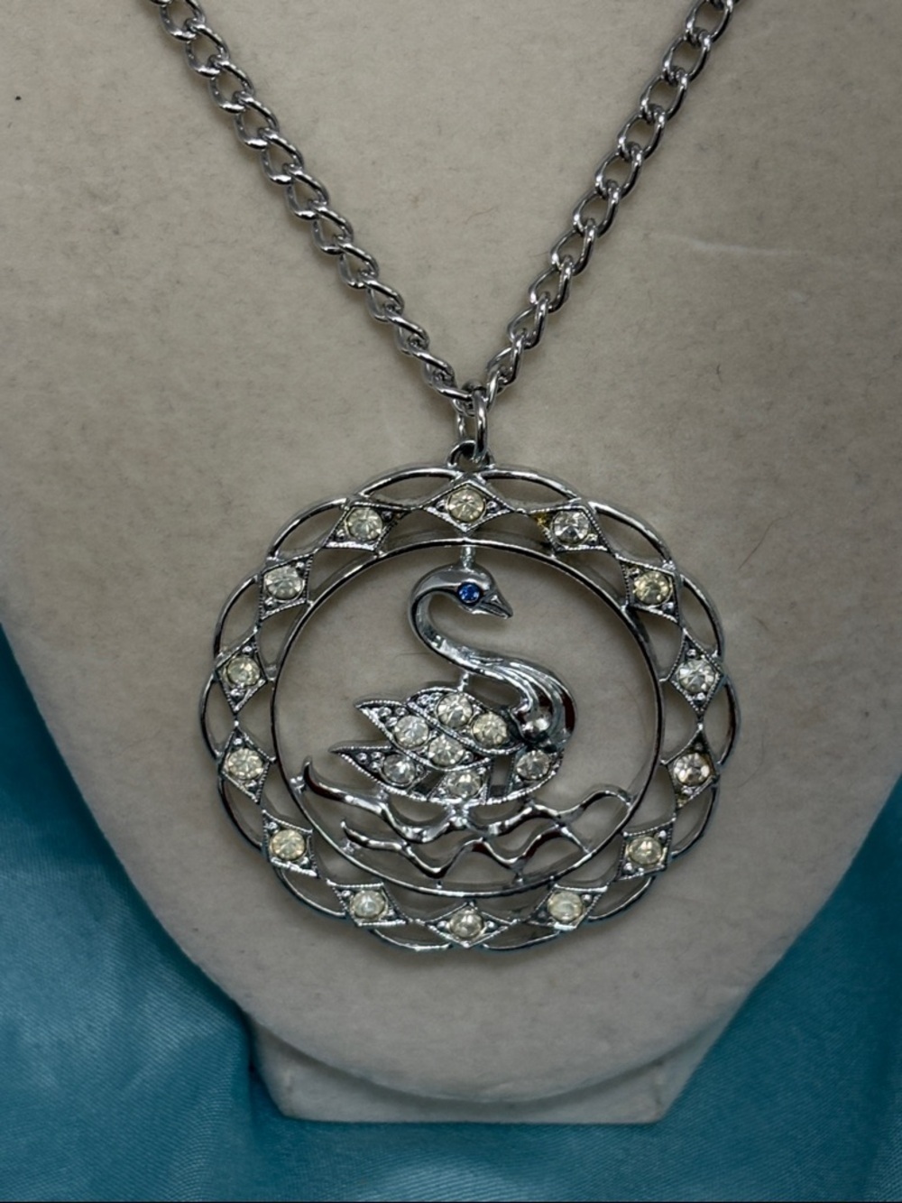 Vintage 1970’s Swan Lake Sarah Coventry Rhinestone necklace